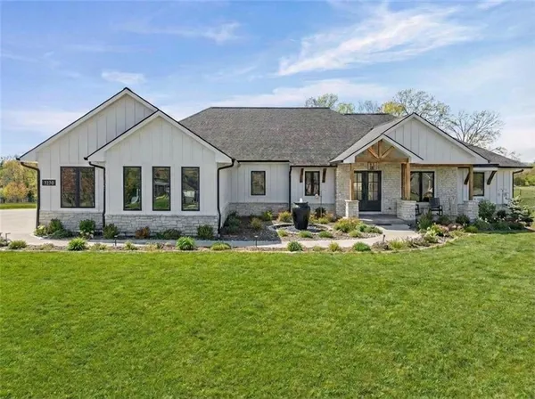 $2,250,000 | 7270 Northwest Fawn Avenue, Parkville, MO 64152