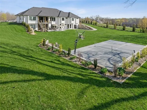 $2,250,000 | 7270 Northwest Fawn Avenue, Parkville, MO 64152