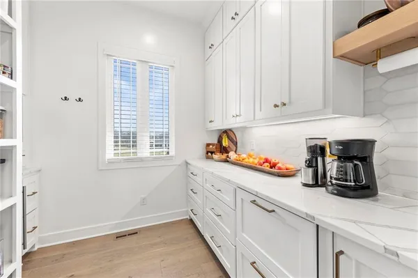 $2,250,000 | 7270 Northwest Fawn Avenue, Parkville, MO 64152