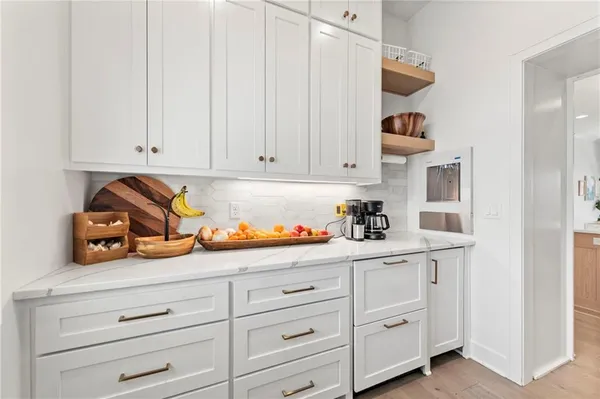 $2,250,000 | 7270 Northwest Fawn Avenue, Parkville, MO 64152