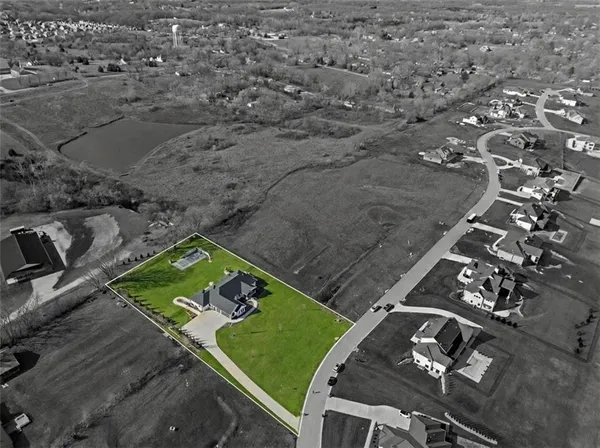 $2,250,000 | 7270 Northwest Fawn Avenue, Parkville, MO 64152