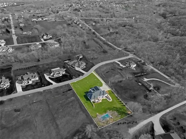 $2,250,000 | 7270 Northwest Fawn Avenue, Parkville, MO 64152