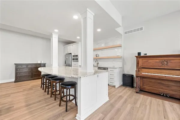 $2,250,000 | 7270 Northwest Fawn Avenue, Parkville, MO 64152