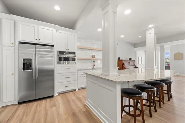 $2,250,000 | 7270 Northwest Fawn Avenue, Parkville, MO 64152