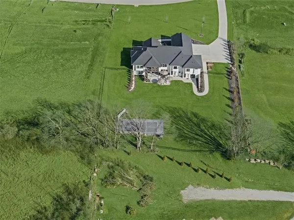 $2,250,000 | 7270 Northwest Fawn Avenue, Parkville, MO 64152