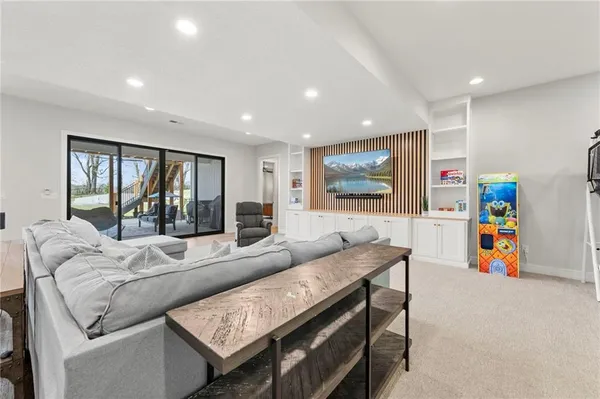 $2,250,000 | 7270 Northwest Fawn Avenue, Parkville, MO 64152