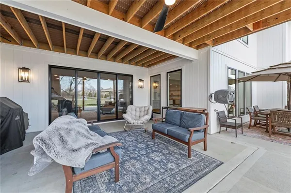 $2,250,000 | 7270 Northwest Fawn Avenue, Parkville, MO 64152