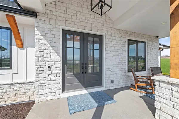 $2,250,000 | 7270 Northwest Fawn Avenue, Parkville, MO 64152