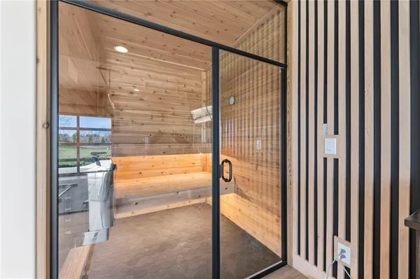 $2,250,000 | 7270 Northwest Fawn Avenue, Parkville, MO 64152