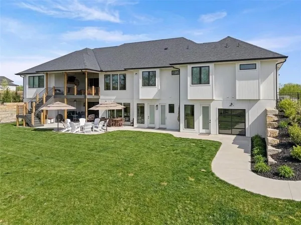 $2,250,000 | 7270 Northwest Fawn Avenue, Parkville, MO 64152