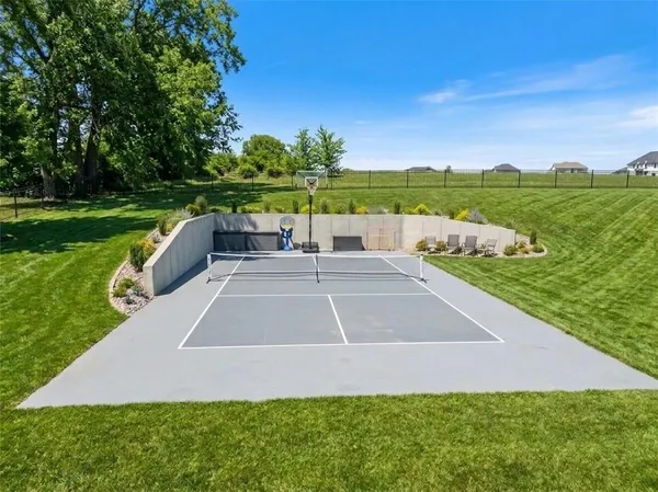 $2,250,000 | 7270 Northwest Fawn Avenue, Parkville, MO 64152