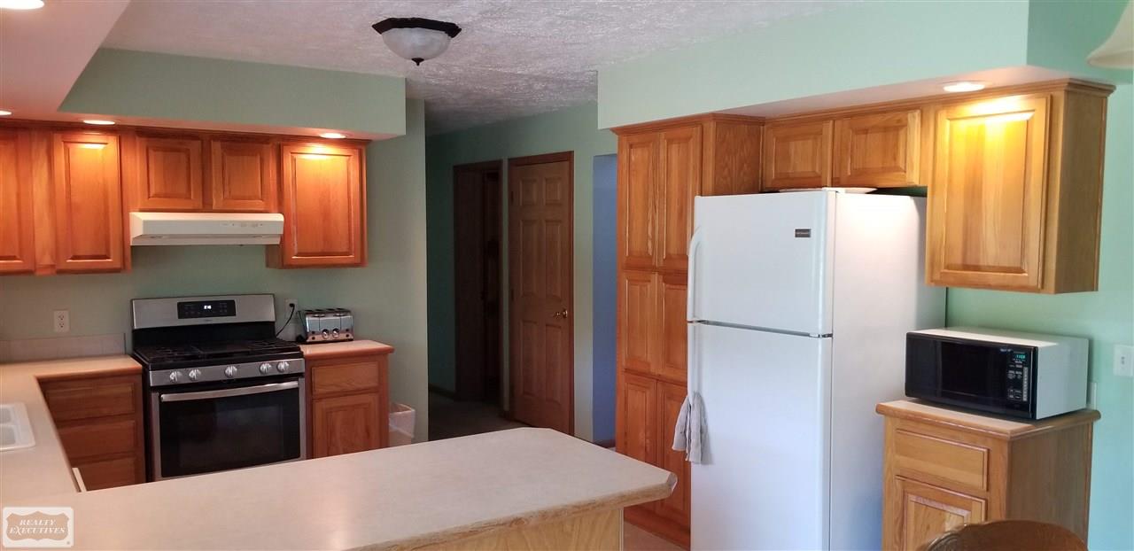 13847 Masters Road Allenton, MI 48002 - Photo 9 of 37 Kitchen