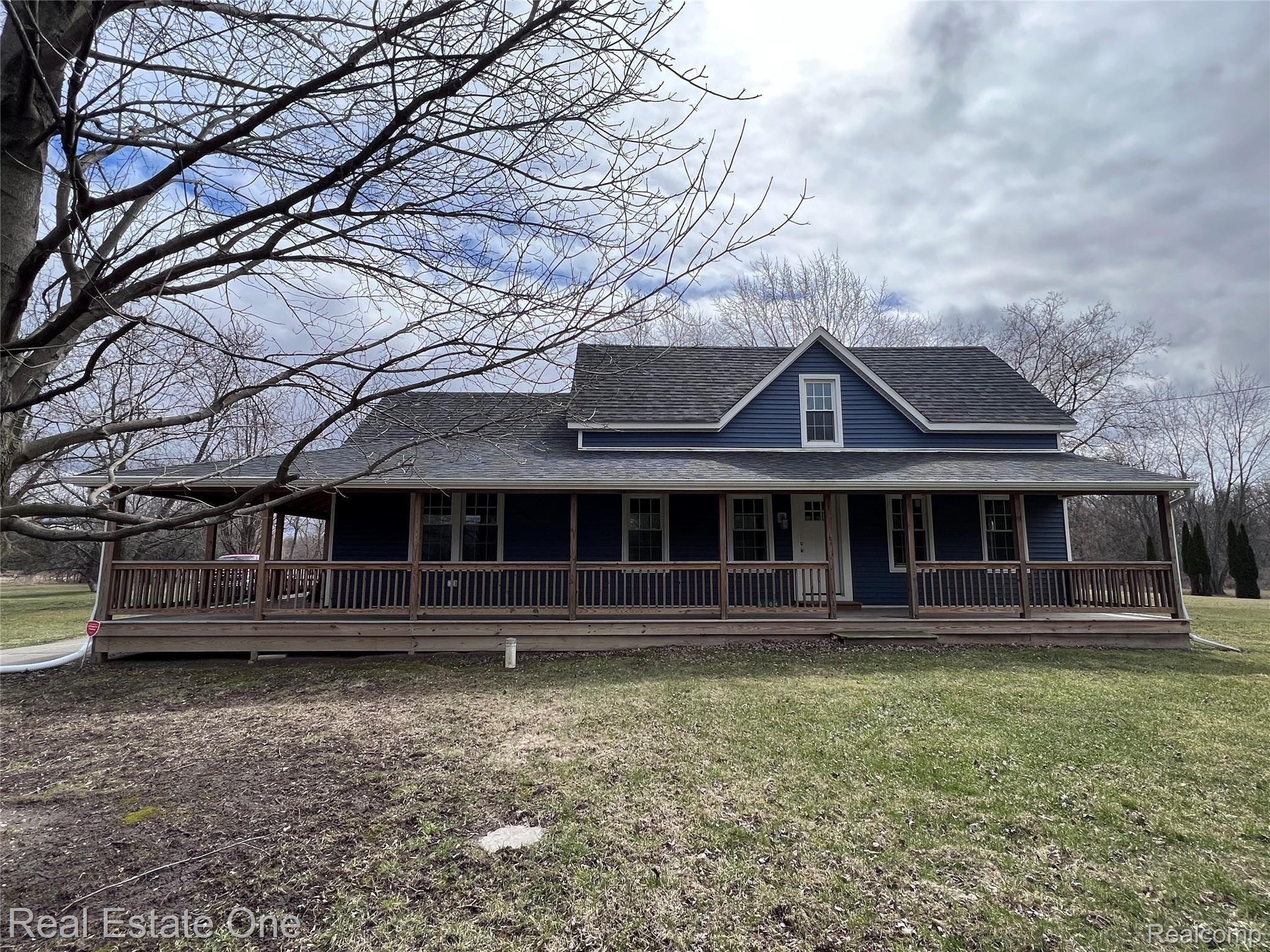 6304 East Coldwater Road Flint, MI 48506 - Photo 3 of 59 0D30169C-3515-4A92-BA4C-C429CAF0B697.jpeg