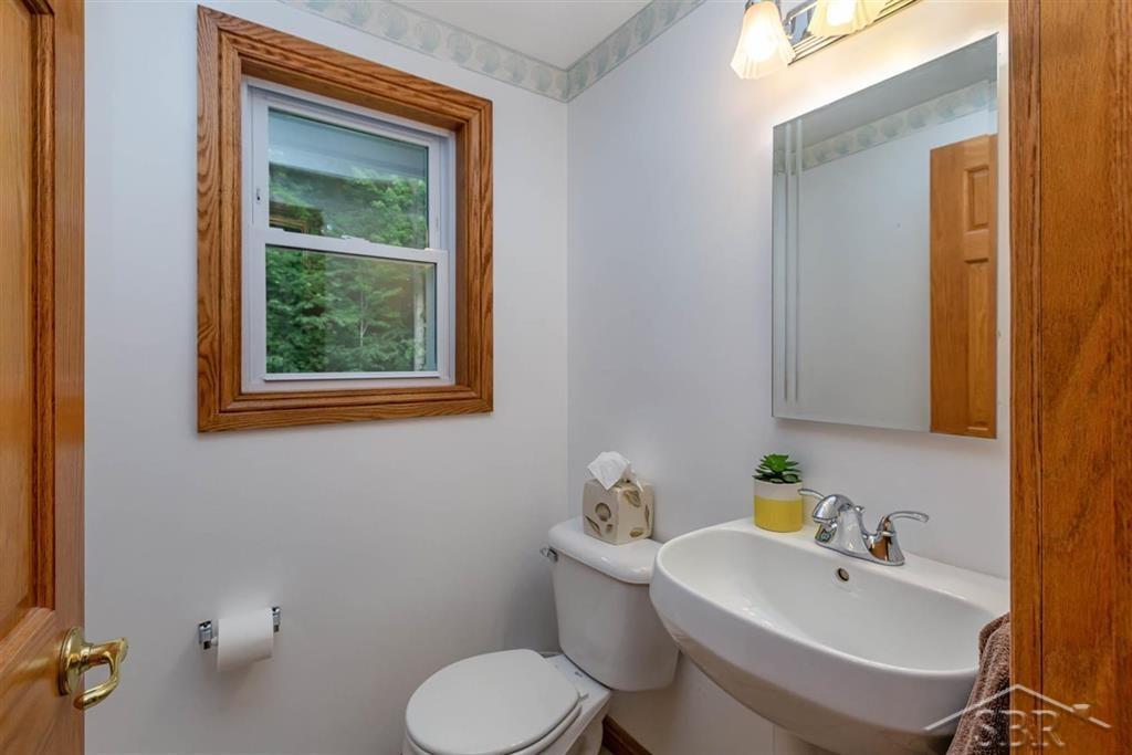 2721 North Swede Road Midland, MI 48642 - Photo 11 of 27 50046738-10.JPG