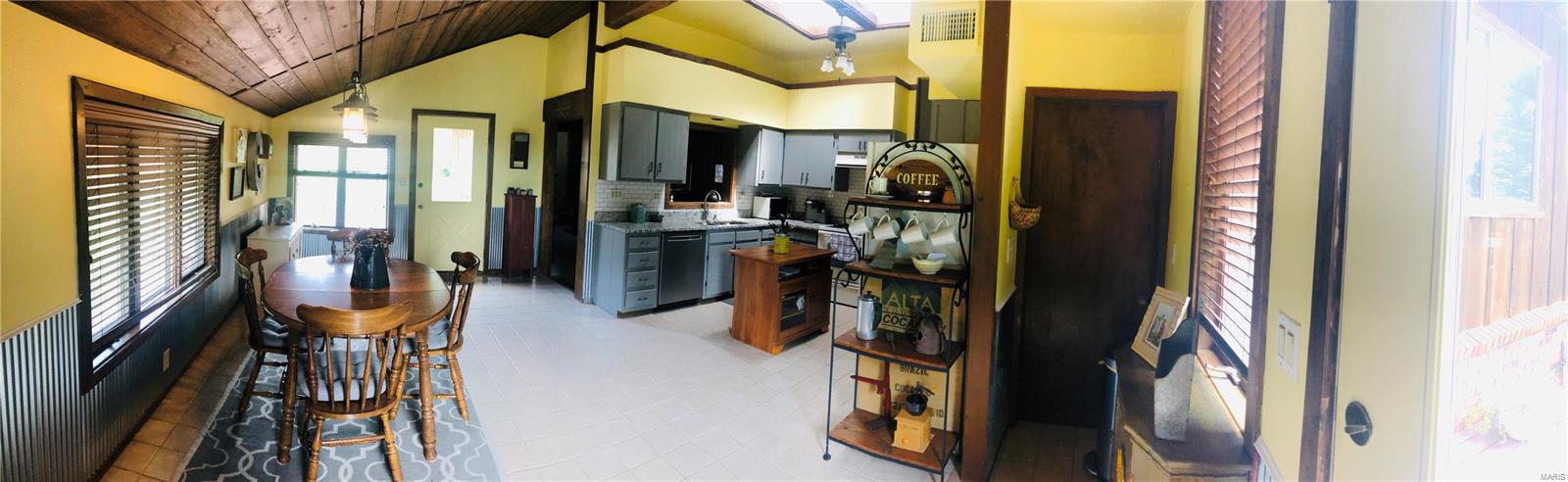 13033 Bowling Alley Road Benton, IL 62812 - Photo 11 of 14 Gallery Image 11