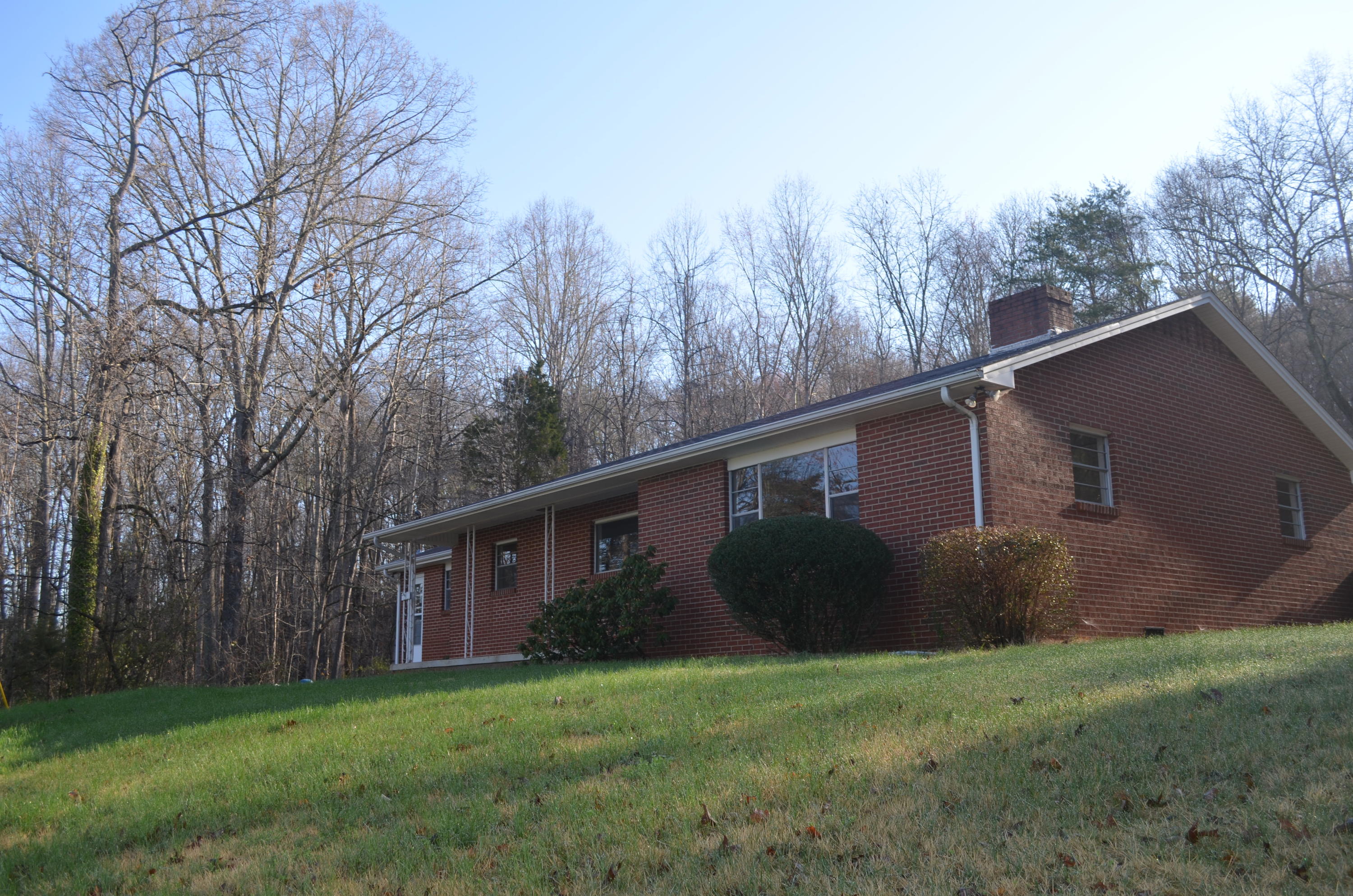 2319 River Road Kingston, TN 37763 - Photo 1 of 24 DSC_0982.JPG