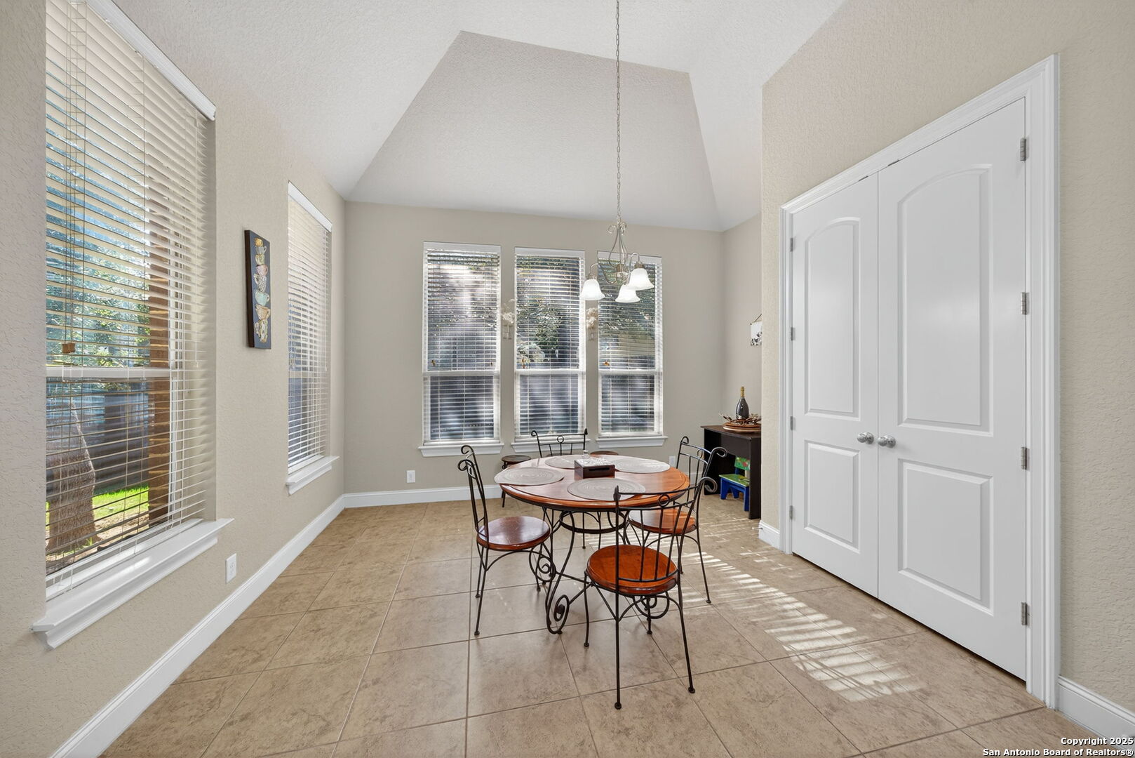 8226 Two Winds San Antonio, TX 78255 - Photo 14 of 31