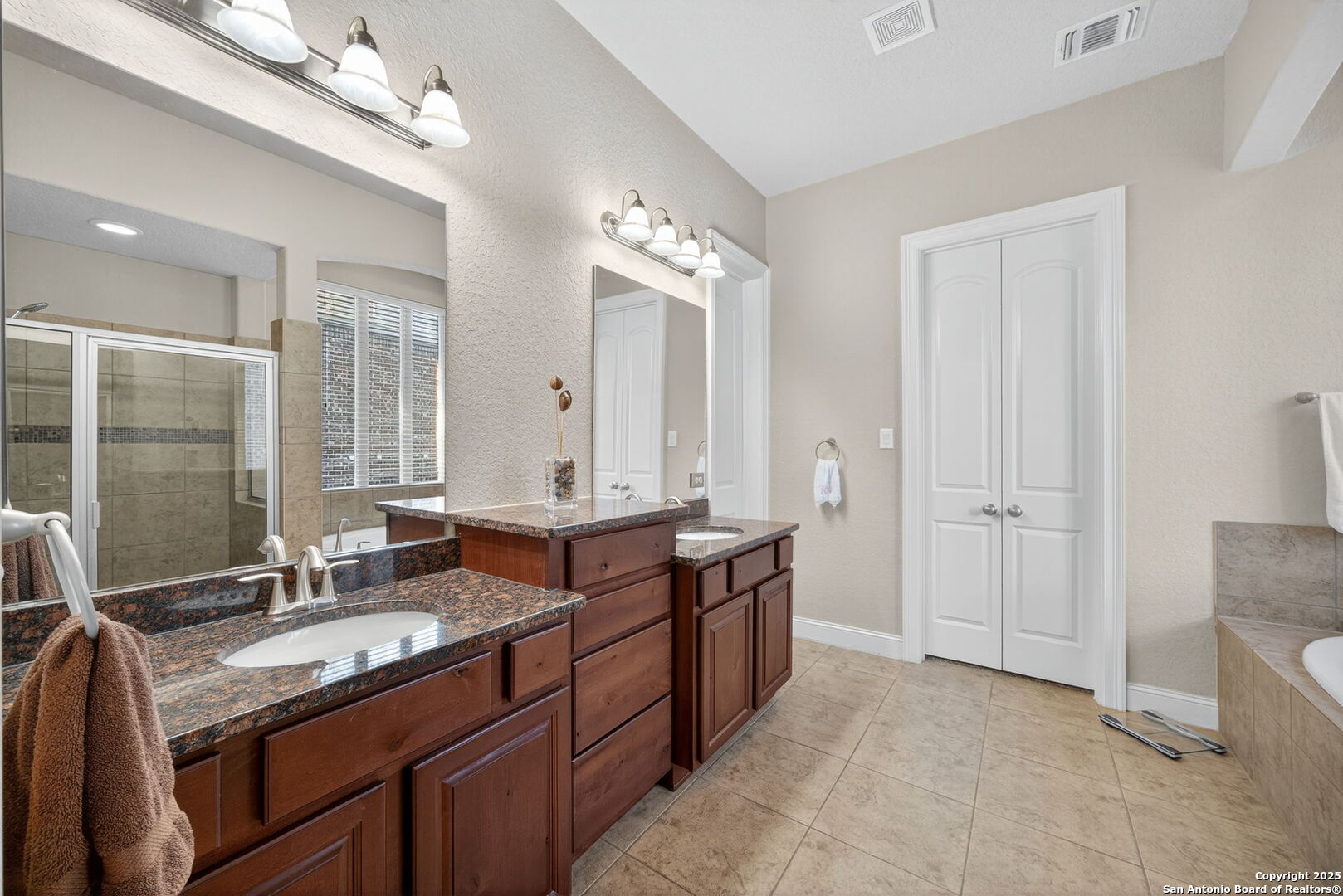 8226 Two Winds San Antonio, TX 78255 - Photo 18 of 31