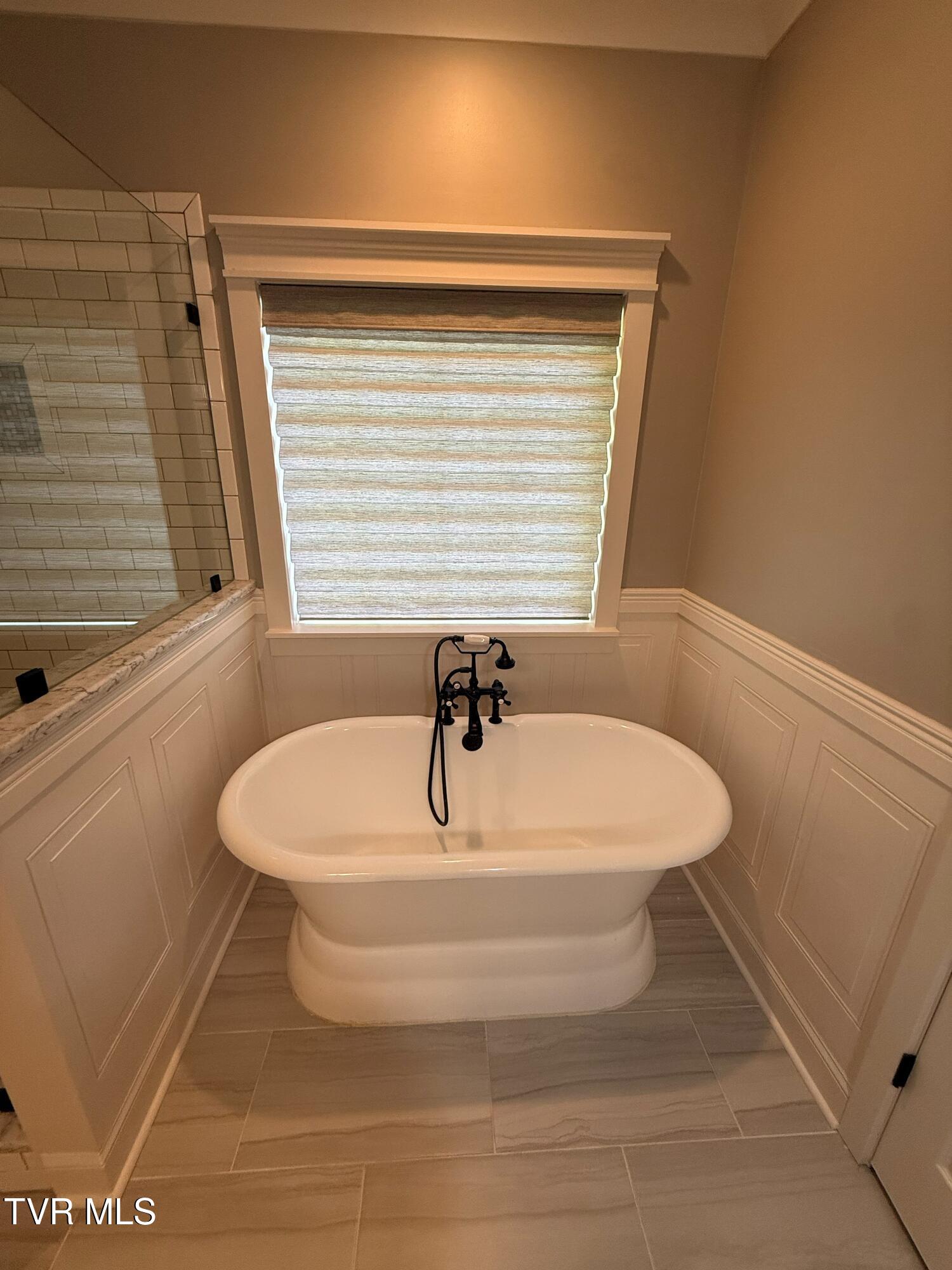 207 Haley Walk Bristol, TN 37620 - Photo 24 of 52 IMG_2695