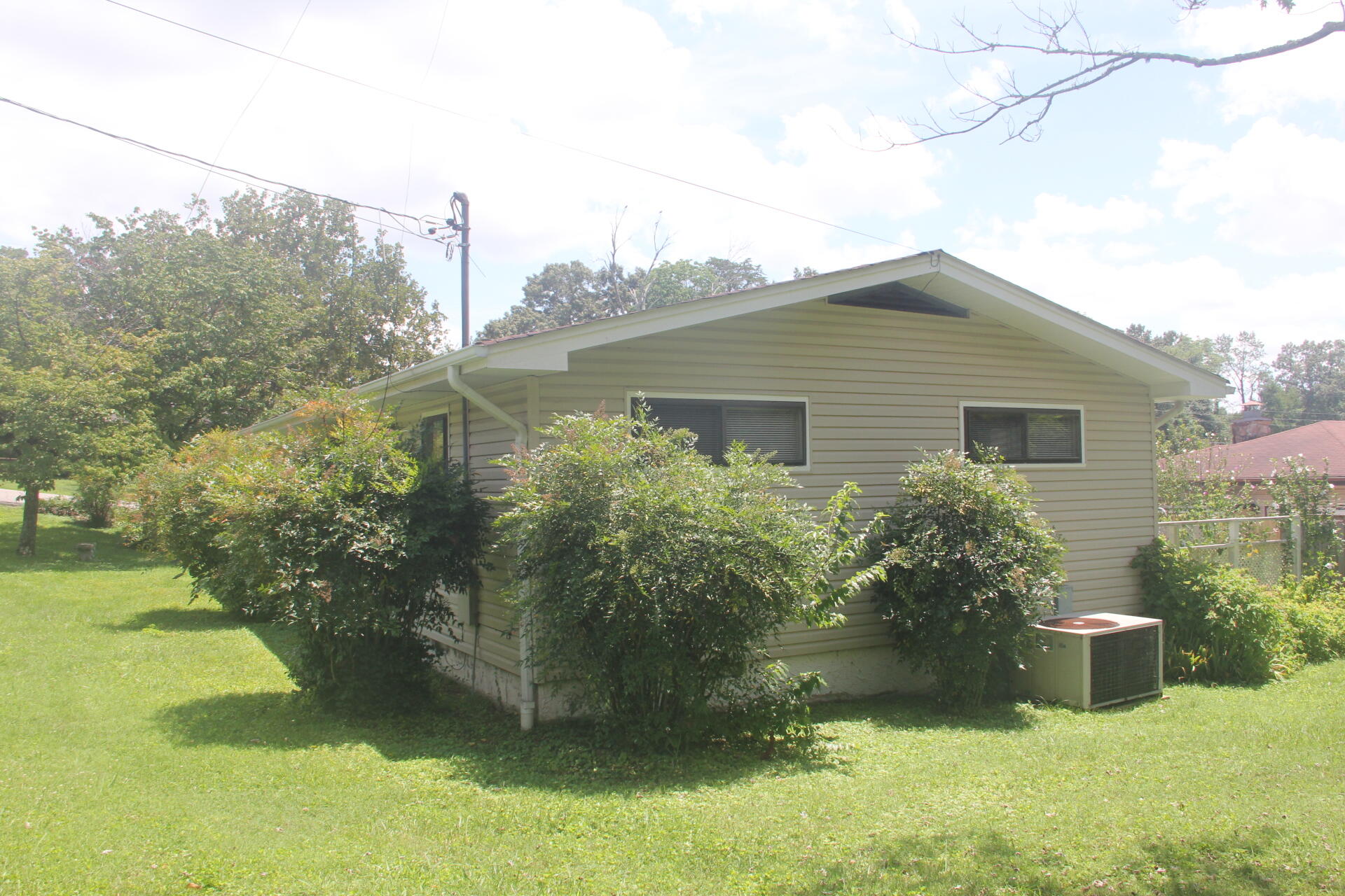 4829 Stagg Road Chattanooga, TN 37415 - Photo 3 of 19 IMG_5092