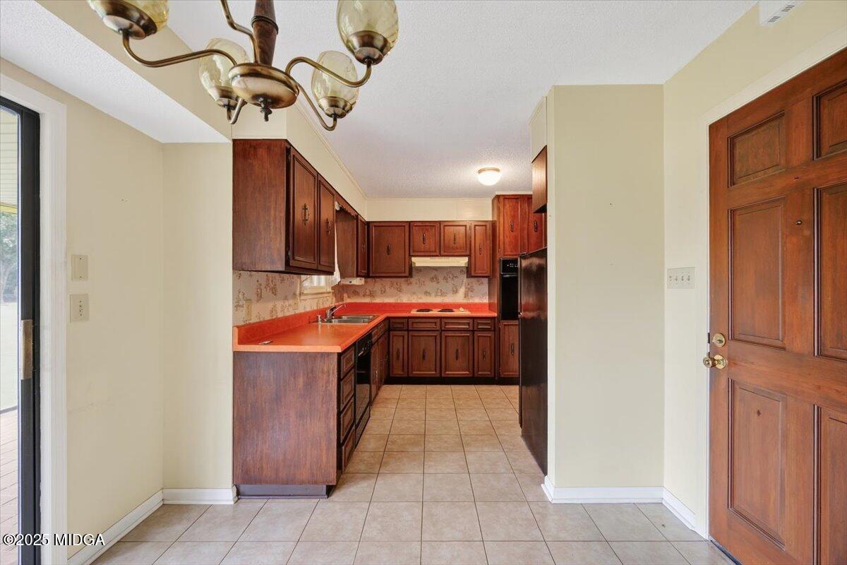 3770 Hartley Bridge Road Macon, GA 31216 - Photo 10 of 33 32-021_W7A2193