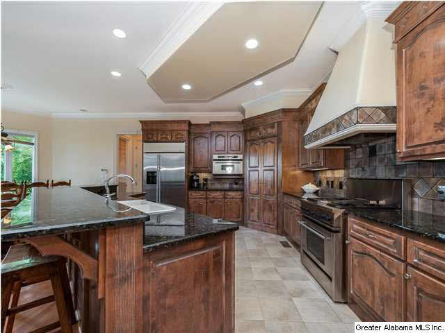 201 Kings Crest Lane Pelham, AL 35124 - Photo 7 of 32