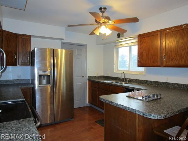 7180 Cook Road Swartz Creek, MI 48473 - Photo 4 of 12 kitchen1.JPG