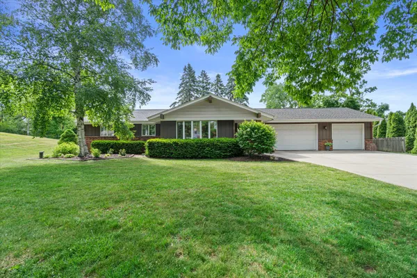 $524,900 | 3560 Goetz Drive, Brookfield, WI 53005
