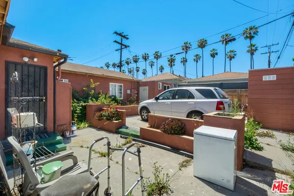 $849,000 | 5417 South Mullen Avenue, Los Angeles, CA 90043