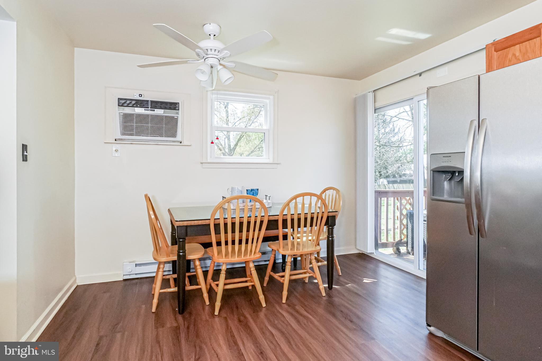 139 Milestone Road Elkton, MD 21921 - Photo 7 of 23 Large eat-in kitchen area with sliders to deck