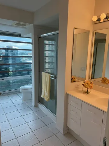 $299,000 | 1720 Maple Avenue, Unit 1170, Evanston, IL 60201