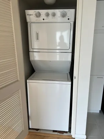 $299,000 | 1720 Maple Avenue, Unit 1170, Evanston, IL 60201