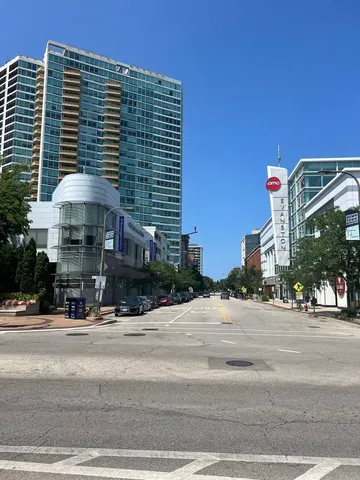 $299,000 | 1720 Maple Avenue, Unit 1170, Evanston, IL 60201