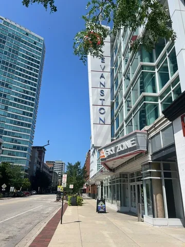 $299,000 | 1720 Maple Avenue, Unit 1170, Evanston, IL 60201