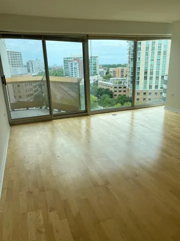 $299,000 | 1720 Maple Avenue, Unit 1170, Evanston, IL 60201