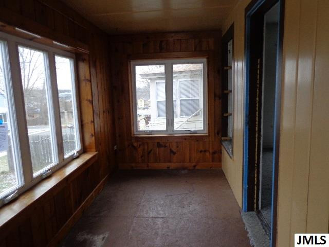 201 Henrietta Street Jackson, MI 49203 - Photo 11 of 24 Photo 11