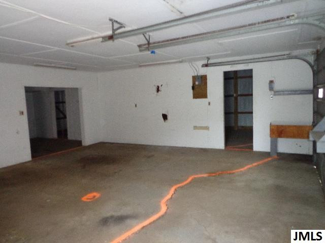 201 Henrietta Street Jackson, MI 49203 - Photo 15 of 24 Photo 15