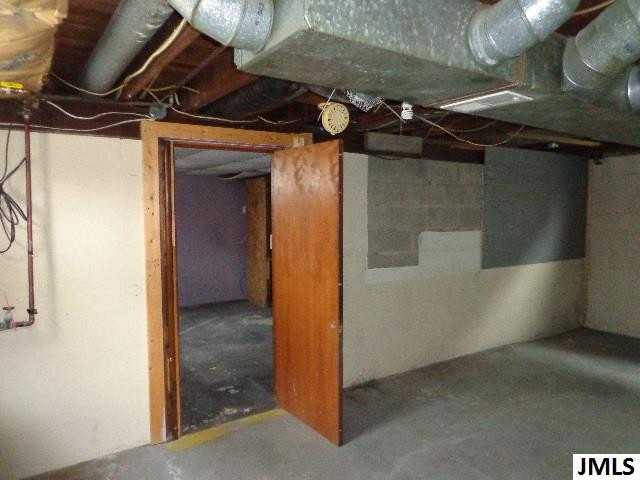 201 Henrietta Street Jackson, MI 49203 - Photo 5 of 24 Photo 5