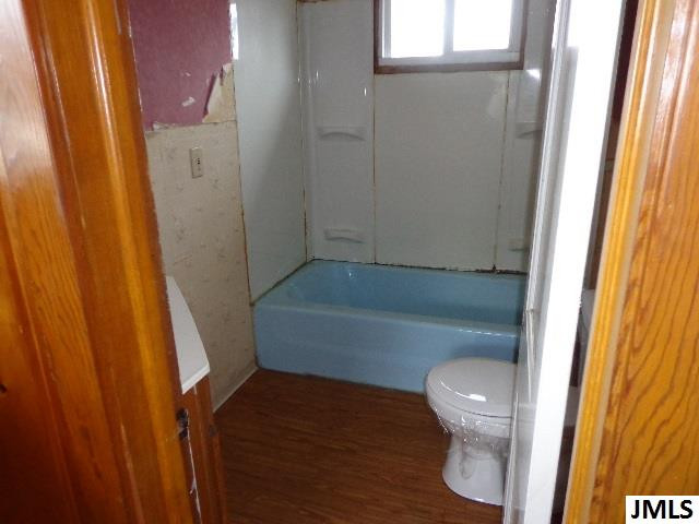 201 Henrietta Street Jackson, MI 49203 - Photo 7 of 24 Photo 7