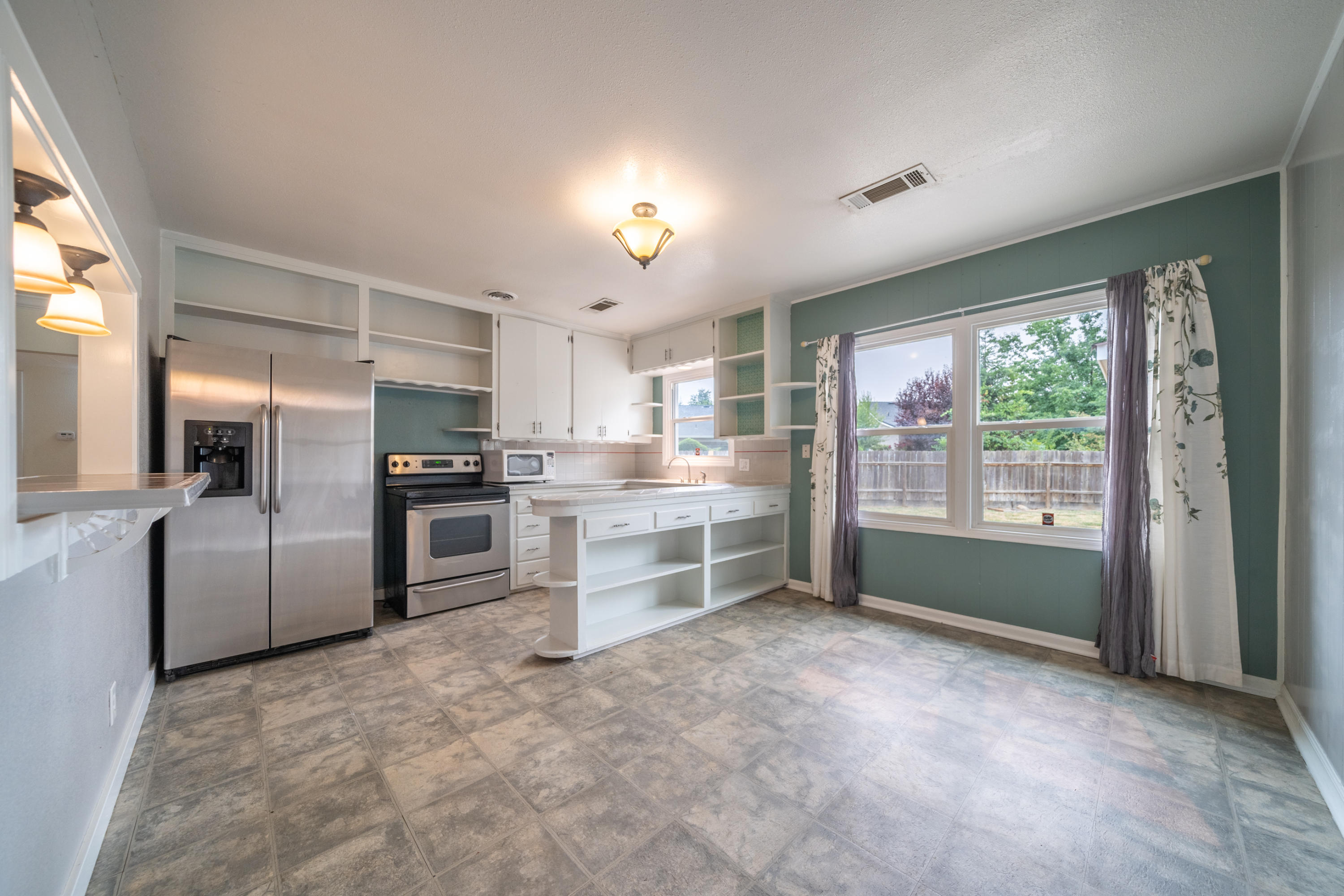5286 East Bonnyview Road Redding, CA 96001 - Photo 16 of 65 5286 East Bonnyview Rd-16