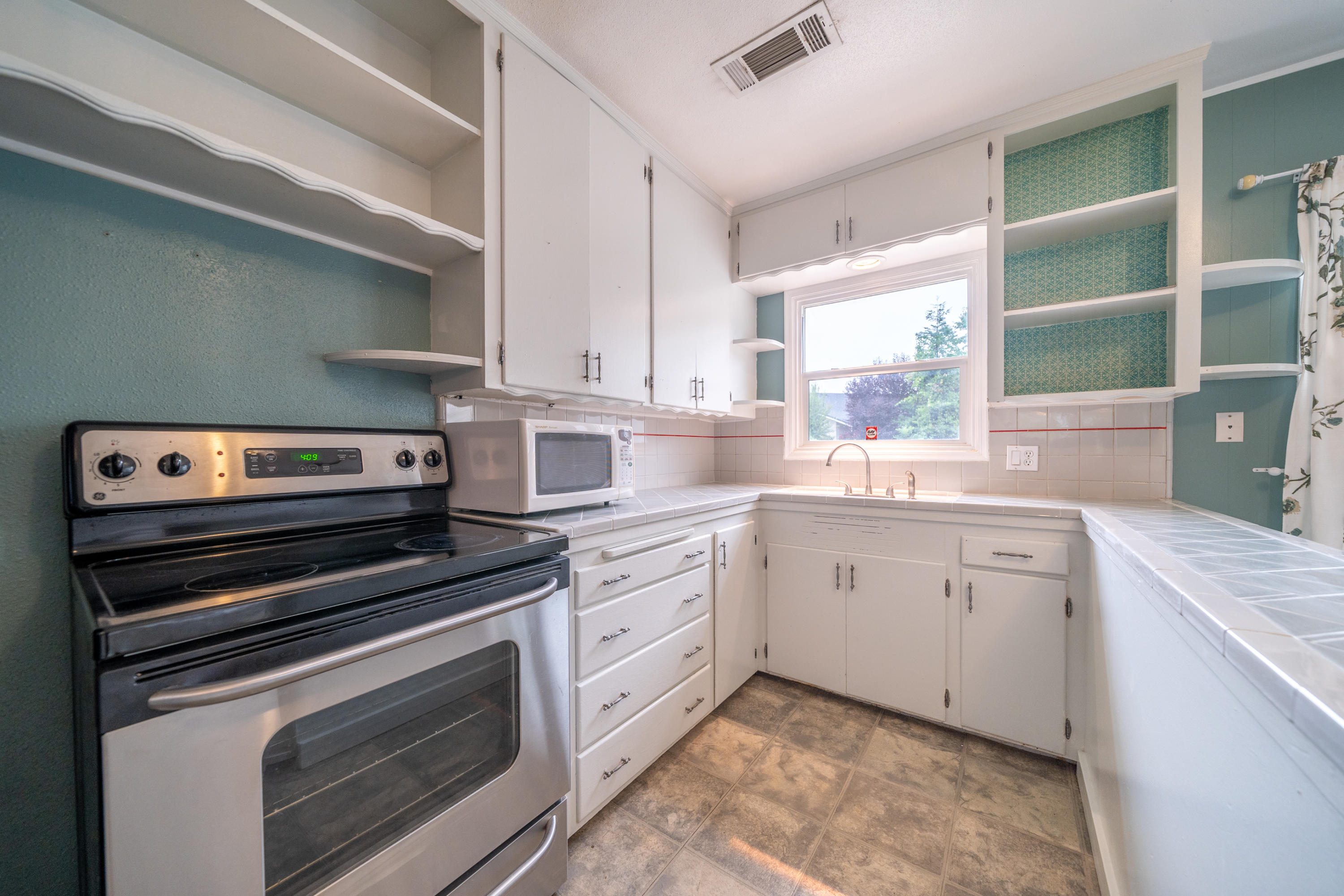 5286 East Bonnyview Road Redding, CA 96001 - Photo 21 of 65 5286 East Bonnyview Rd-21