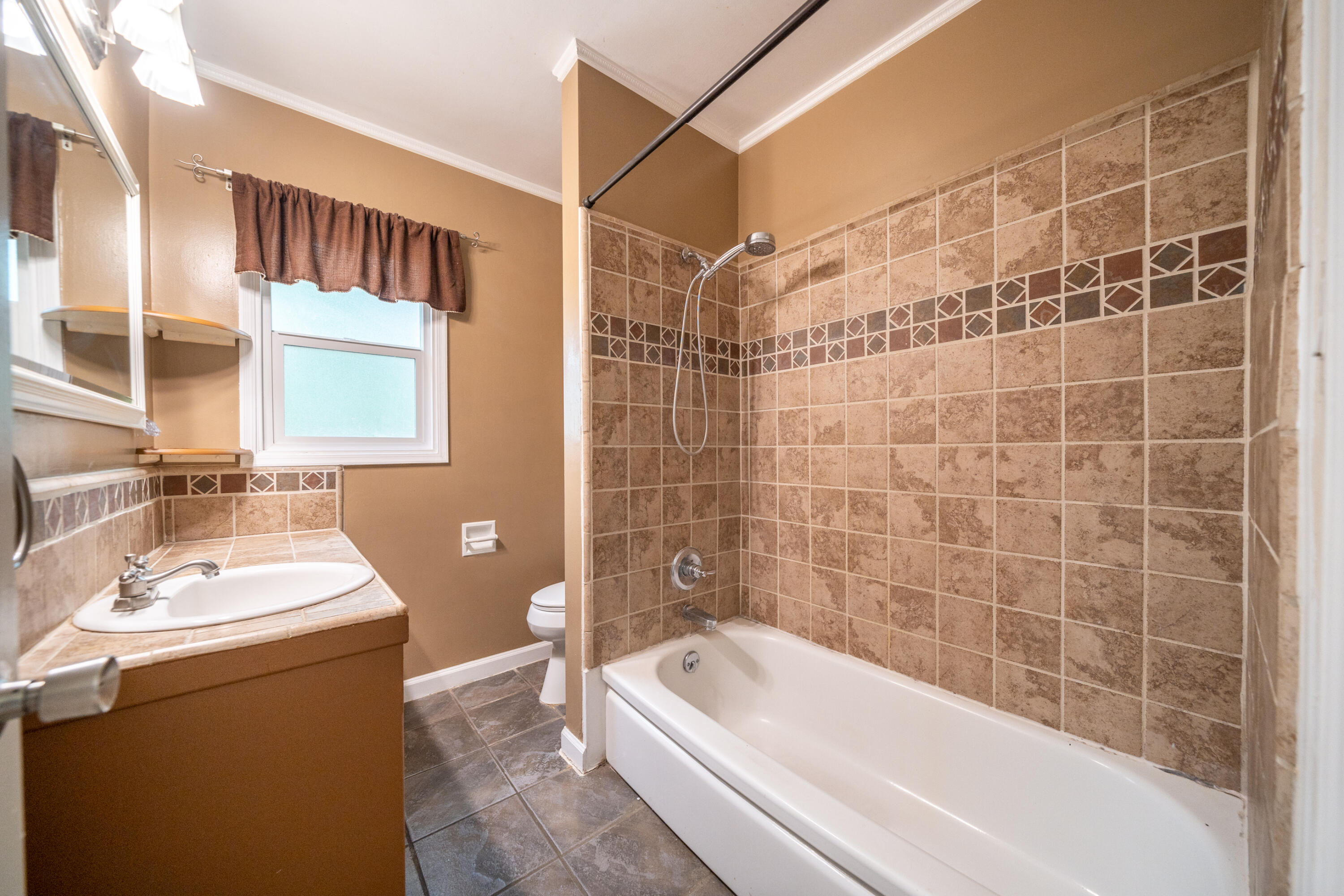 5286 East Bonnyview Road Redding, CA 96001 - Photo 24 of 65 5286 East Bonnyview Rd-24