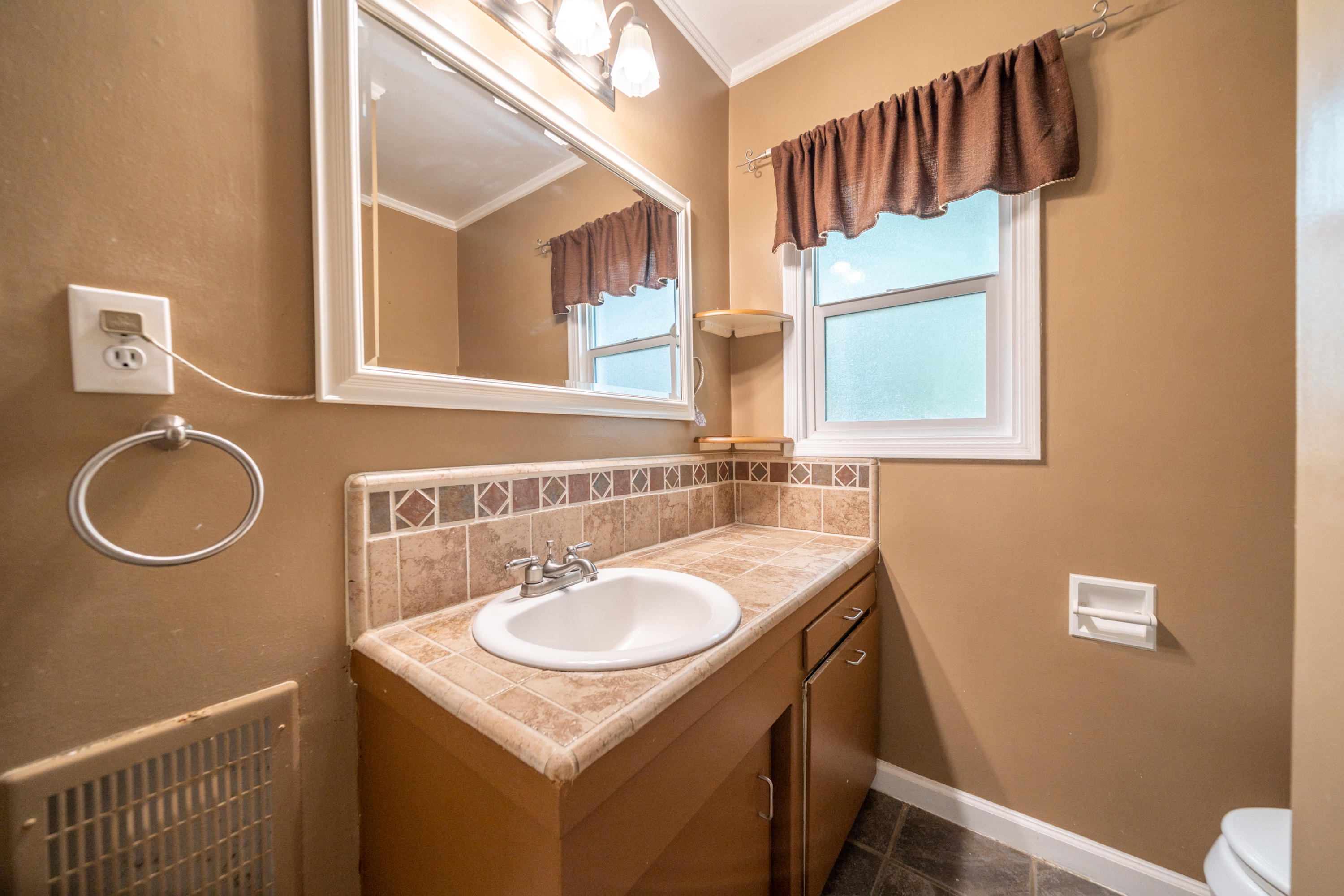 5286 East Bonnyview Road Redding, CA 96001 - Photo 25 of 65 5286 East Bonnyview Rd-25