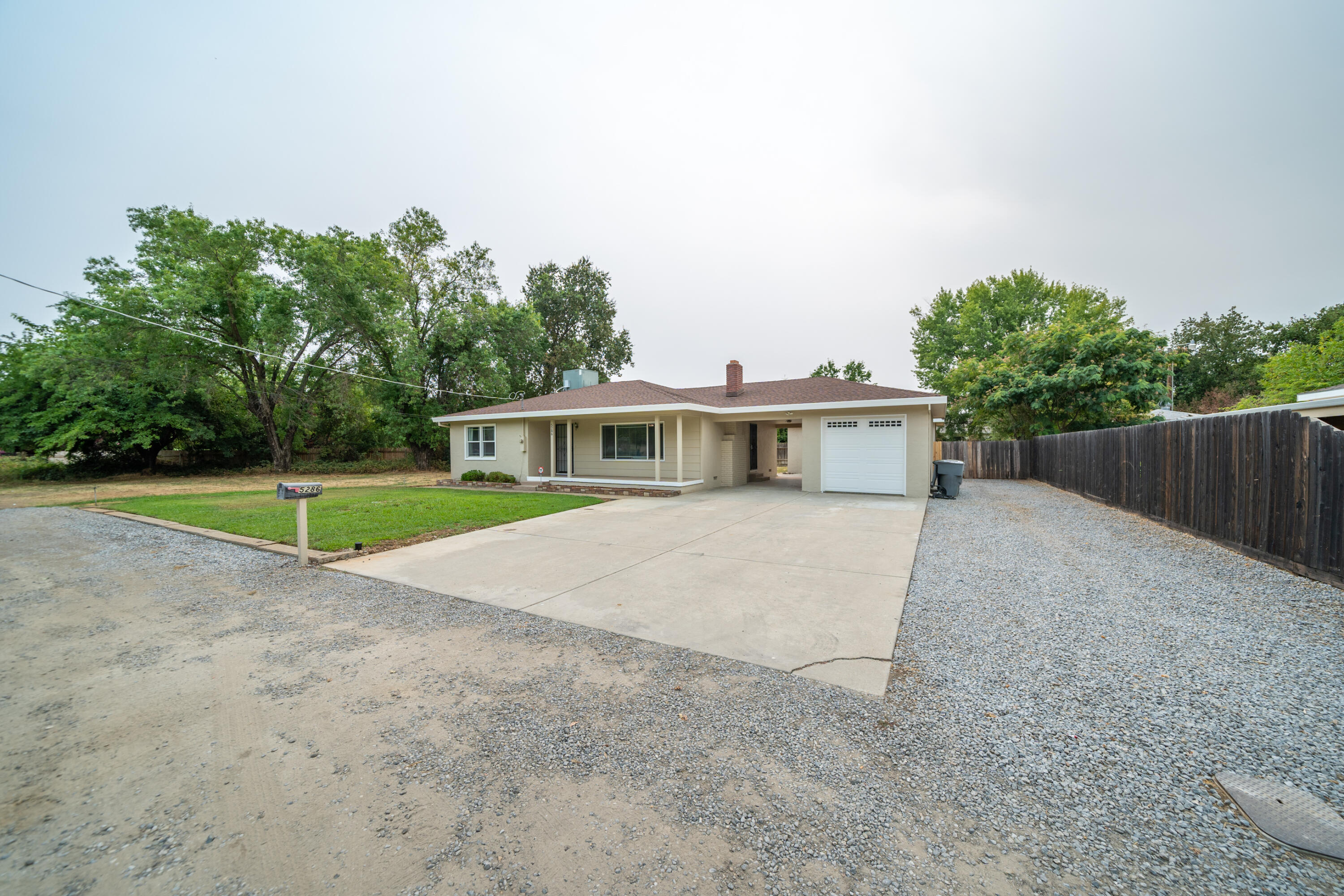 5286 East Bonnyview Road Redding, CA 96001 - Photo 6 of 65 5286 East Bonnyview Rd-5