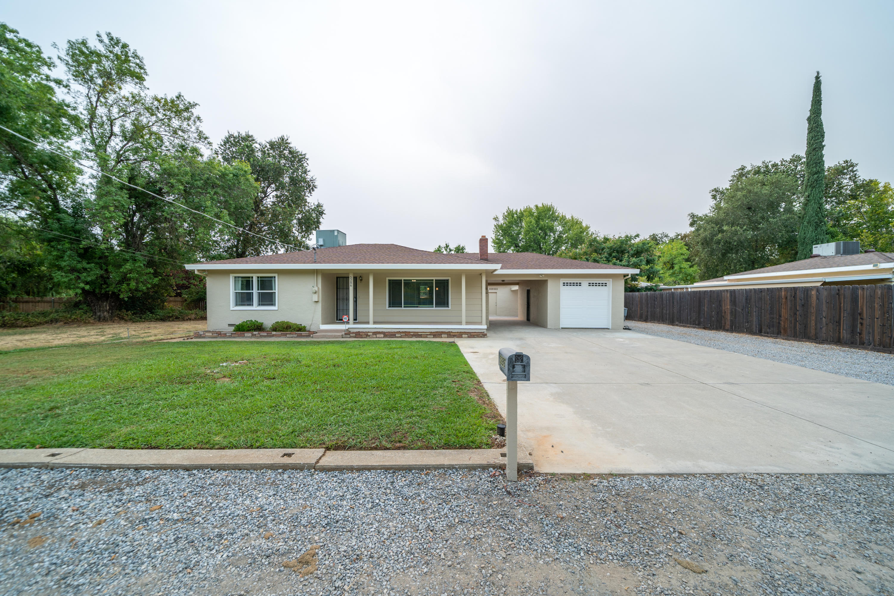 5286 East Bonnyview Road Redding, CA 96001 - Photo 7 of 65 5286 East Bonnyview Rd-6