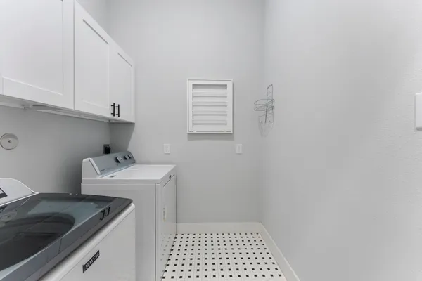 $2,500 | 113 Coronado Street, Houston, TX 77009