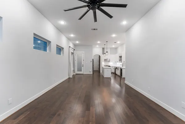 $2,500 | 113 Coronado Street, Houston, TX 77009