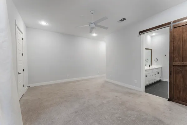 $2,500 | 113 Coronado Street, Houston, TX 77009