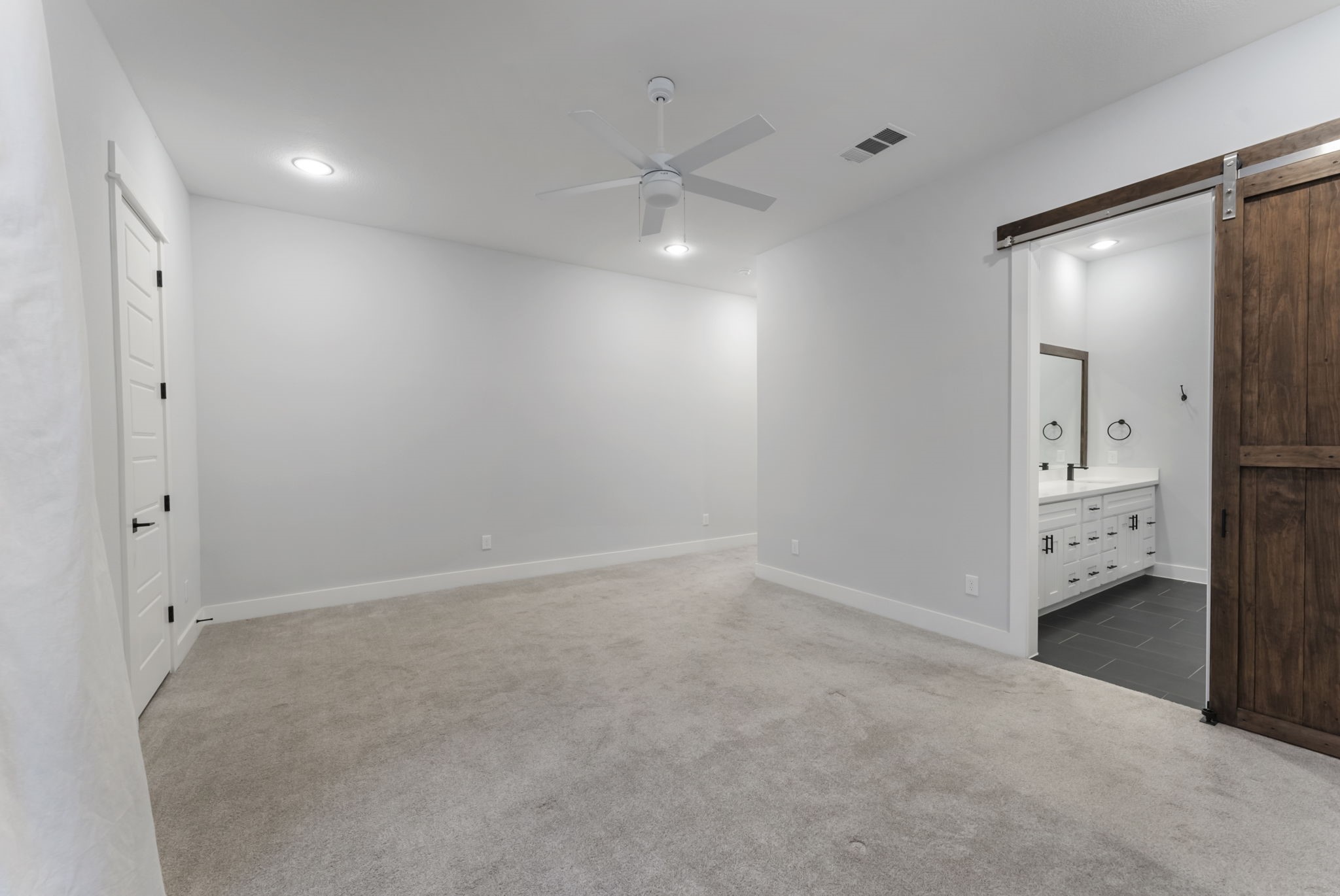 113 Coronado Street Houston, TX 77009 - Photo 20 of 39 a view of an empty room