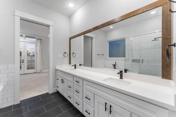 $2,500 | 113 Coronado Street, Houston, TX 77009